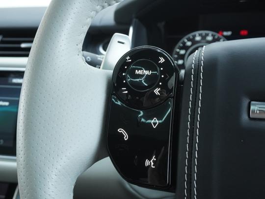 Land Rover Range Rover Sport Photo 5223b320-0902-4125-bb4c-362b5bb4b282.jpg