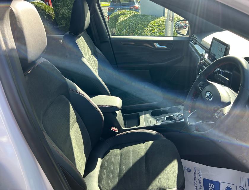 Ford Kuga Photo 522d586f-20aa-4525-953c-ac45066e0e59.jpg