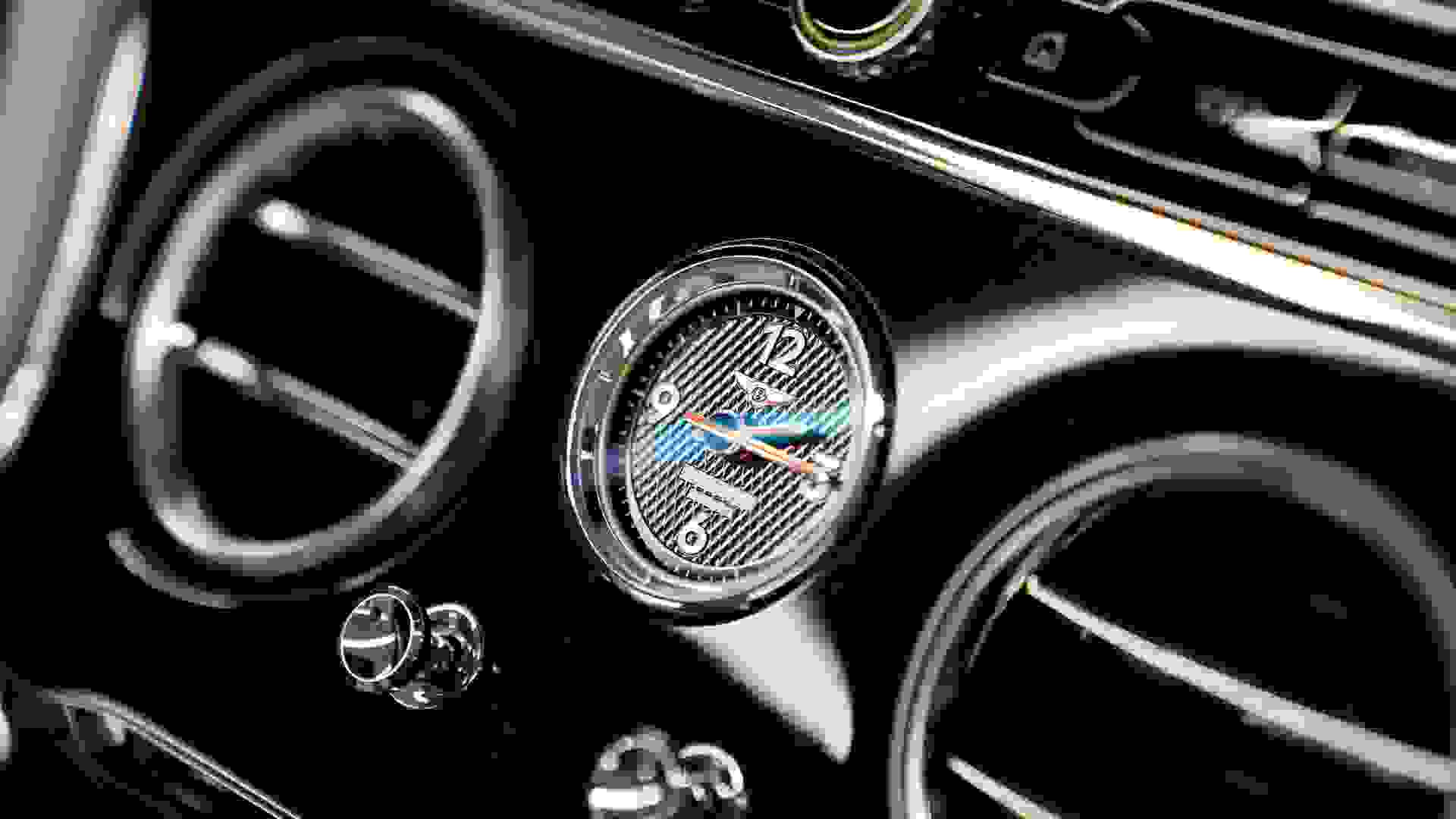 Bentley CONTINENTAL GTC Photo 523545a7-7b37-4c5c-b291-d4a923b8123a.jpg