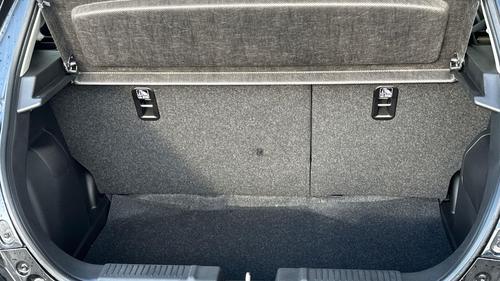 Suzuki Swift Photo 52392bc0-e08d-4d9f-8939-96c8a61c121b.jpg