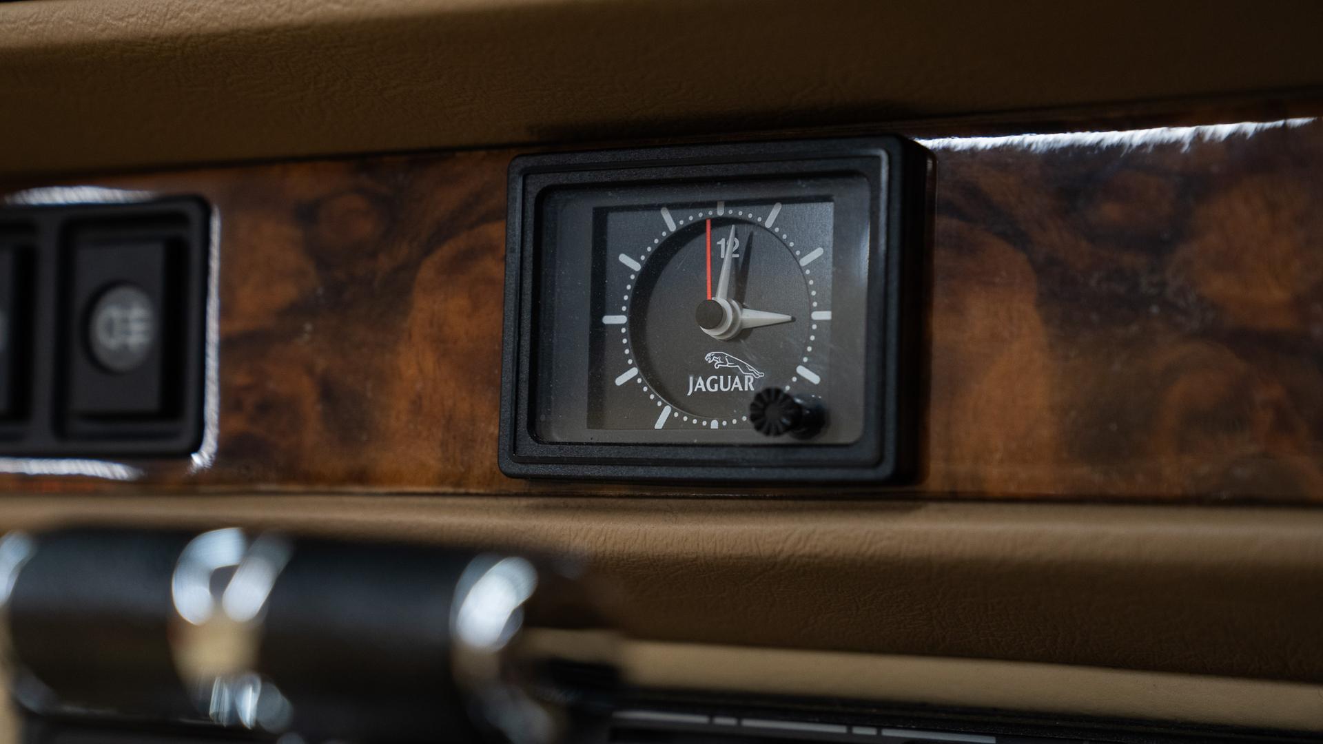 Jaguar XJ-S Photo 523ff1f8-a847-4517-881b-767462308ea9.jpg