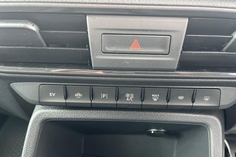 Ford TRANSIT CONNECT Photo 524416d4-66cb-4477-9a76-793353f0d2ad.jpg