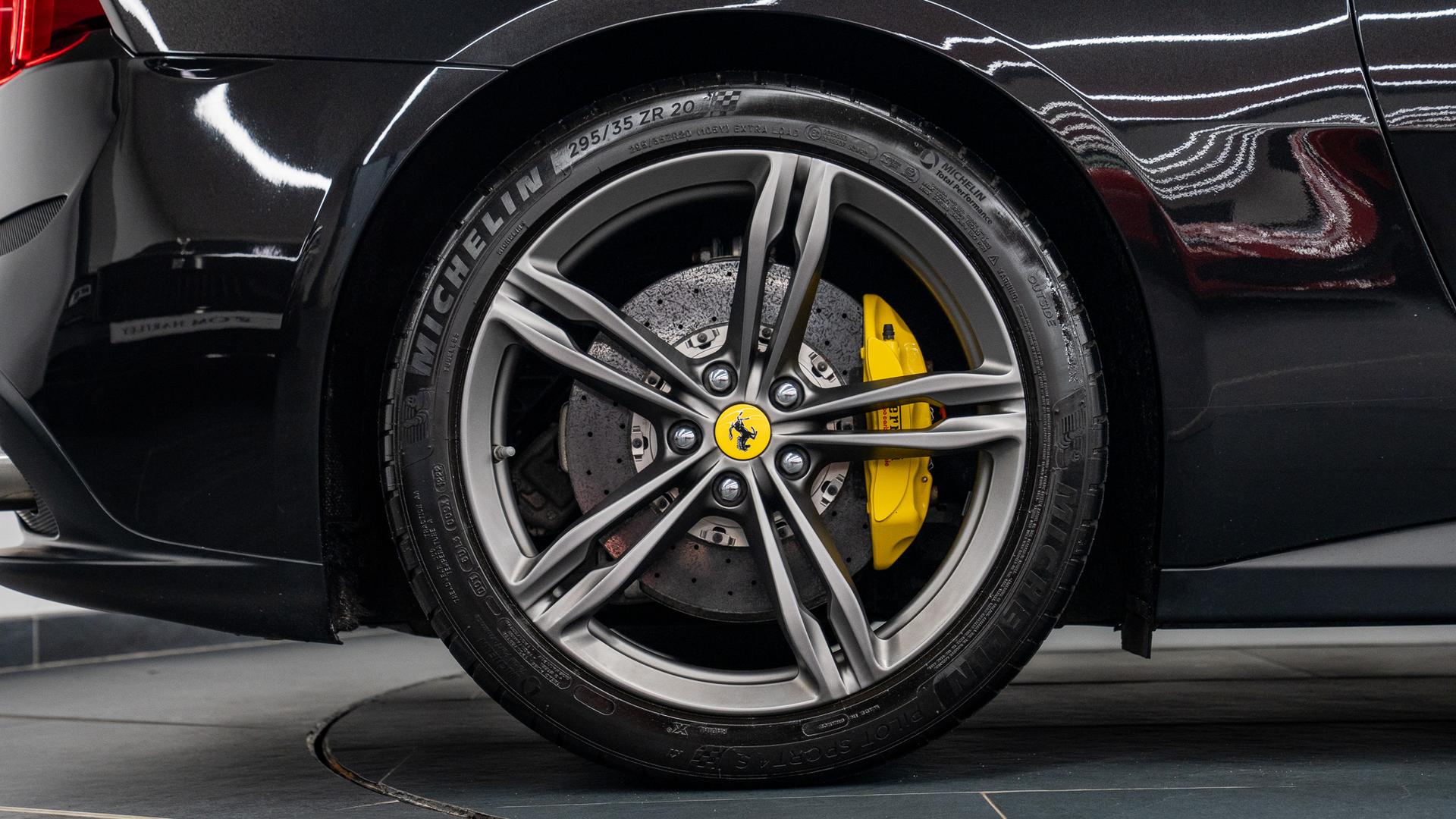 Ferrari GTC4 Lusso Photo 524996d4-1450-4658-9e54-33b08d77f0d0.jpg
