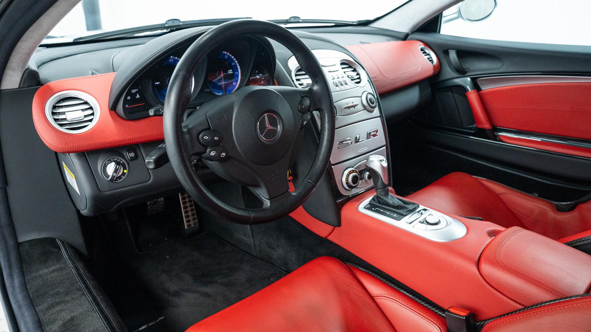 Mercedes-Benz McLaren Photo 524f8f84-a67f-4caf-8d3c-a7a0680f0ef6.jpg