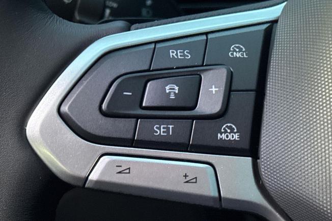 VOLKSWAGEN  Tiguan Photo 16