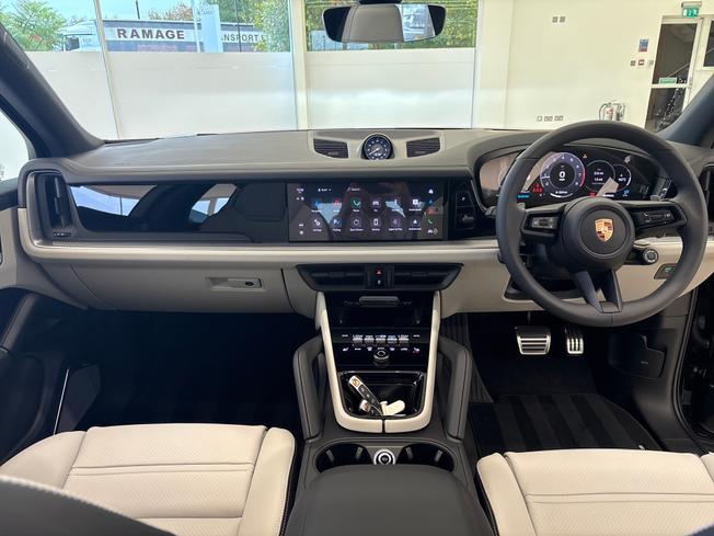 PORSCHE Cayenne Photo 27