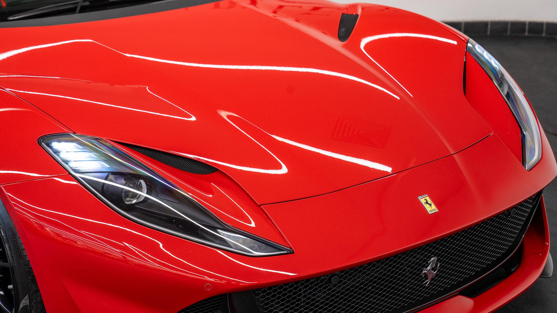 Ferrari 812 Photo 526d65b0-7b56-4f16-b946-83d3959d6a10.jpg