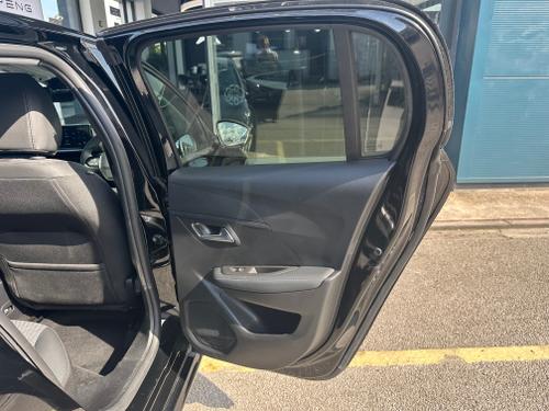 Peugeot 208 Photo 52807cdd-6e36-4a42-990c-2ce018122799.jpeg