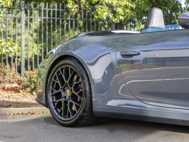 PORSCHE 911 Photo 36