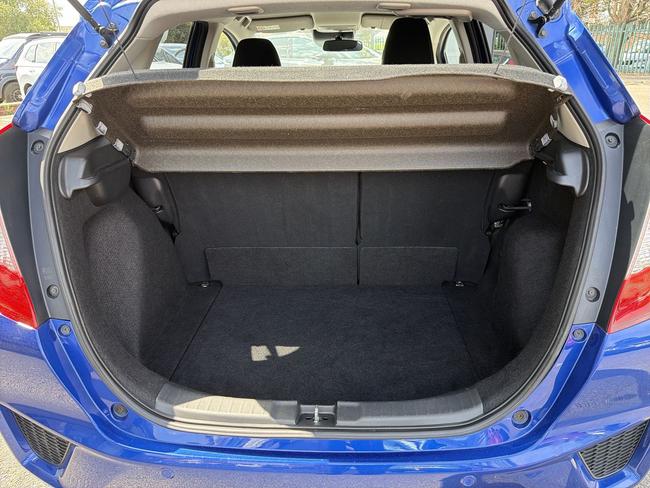 Honda Jazz Photo 5290ab01-ac8d-420d-beba-2b9514b5c736.jpg