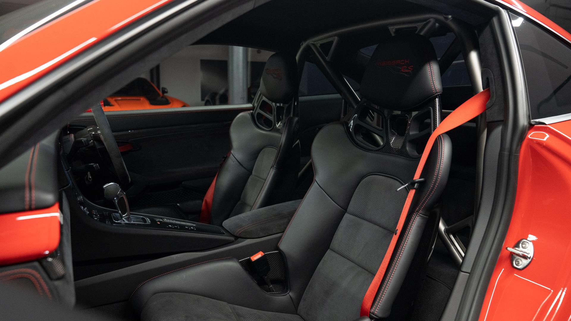Porsche 911 Photo 52a47f2b-946e-48fd-8160-bddf89a7fd33.jpg