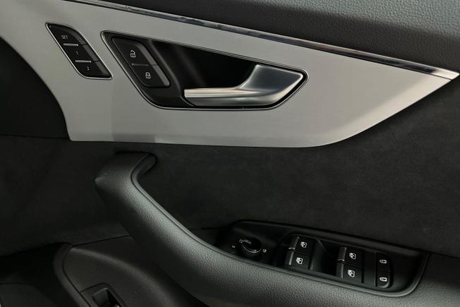 AUDI Q7 Photo 27