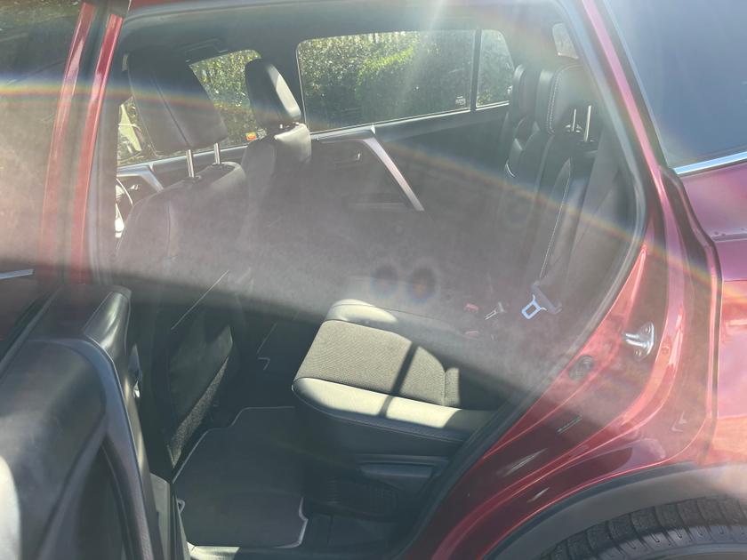 Toyota RAV4 Photo 52ab0595-1c26-47dc-8e4c-a856bb3b32e6.jpg