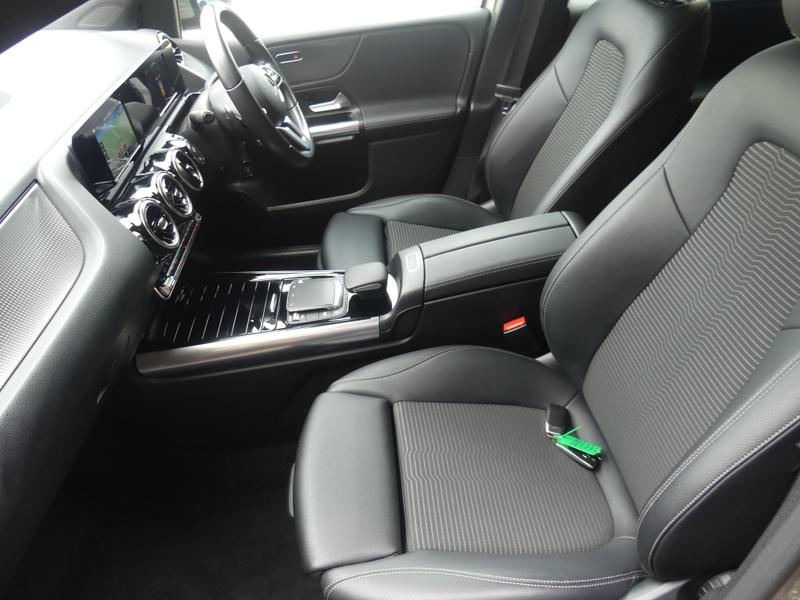 Mercedes-Benz B Class Photo 52b731b2-4037-4753-8f3e-a63bd5e19e1d.jpg