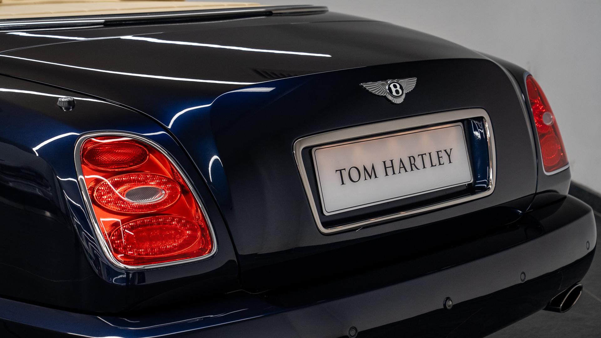 Bentley Azure Photo 52ba016b-ddc1-4cae-871c-53569b81c4e0.jpg
