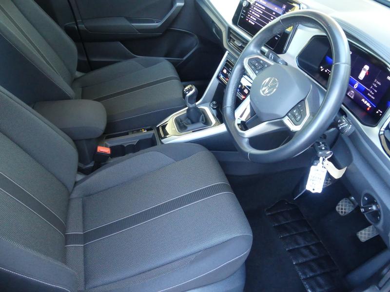 Volkswagen T-Roc Photo 52bcd4b4-541b-4b56-b810-2ec41f8dc1eb.jpg