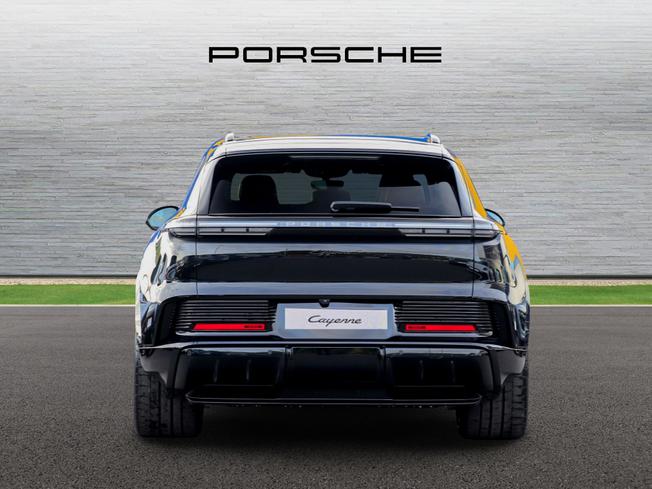 PORSCHE Cayenne Electric Photo 7