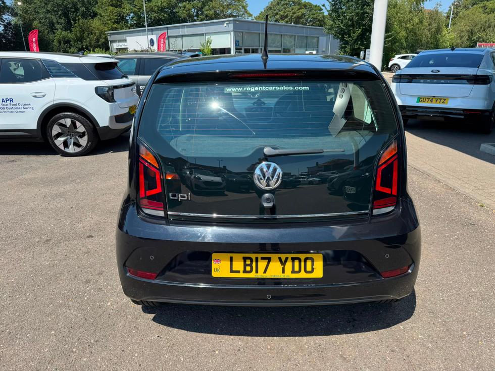 Volkswagen up! Photo 52d56b02-0e02-4eef-b74a-568a84202a1b.jpeg