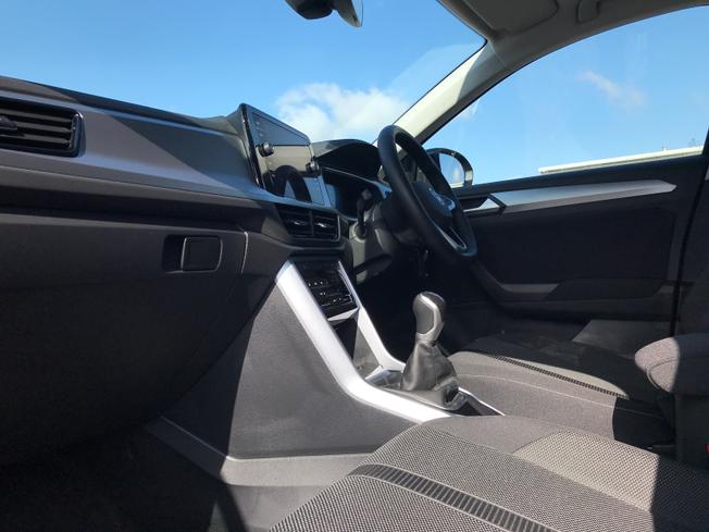 Volkswagen T-Roc Photo 43