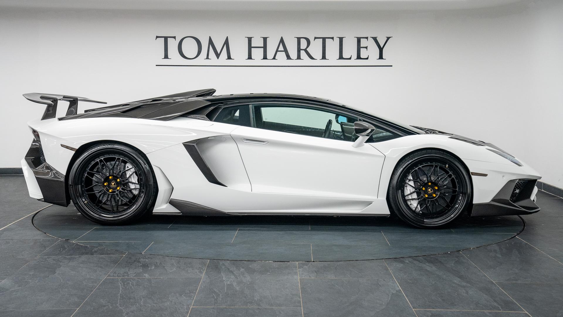 LAMBORGHINI Aventador Photo 52e0bc5d-3e14-4305-814b-923efc64c9fb.jpg