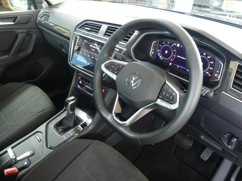 Volkswagen Tiguan Photo 52ec958f-25ff-489f-b9df-8b511d324121.jpg