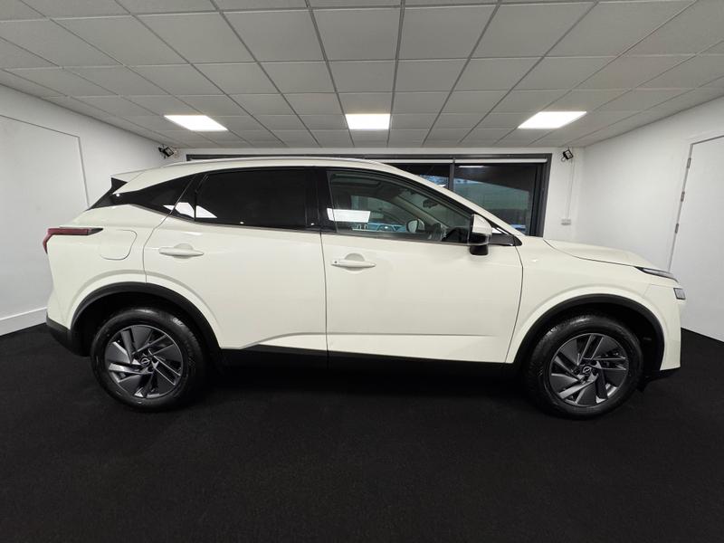 Nissan Qashqai Photo 52f8568e-0d67-4d85-a713-249452fe31fe.jpg