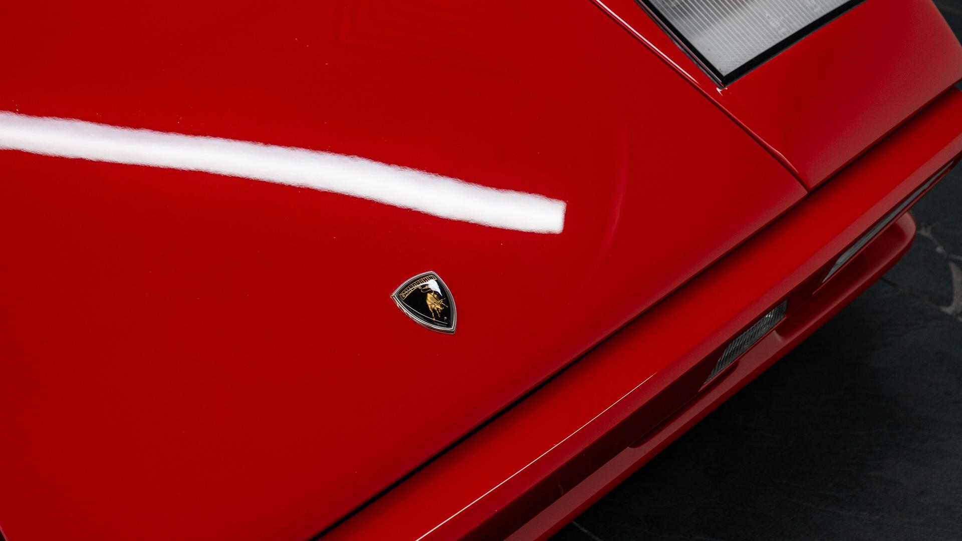 LAMBORGHINI Countach Photo 530ed50e-8cea-40be-a7b7-5d197d397c78.jpg