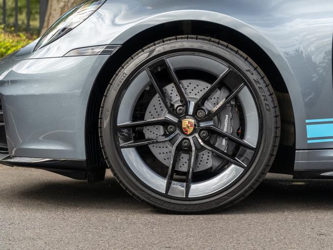 PORSCHE 911 Photo 4