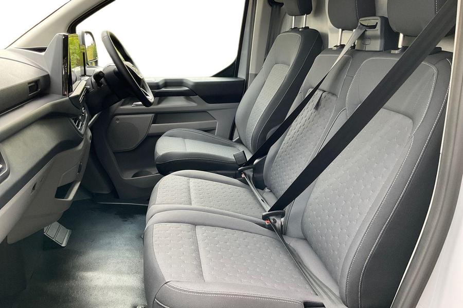Ford E-TRANSIT CUSTOM Photo 5311e298-13a1-4d0c-b59f-79ce277ce17e.jpg