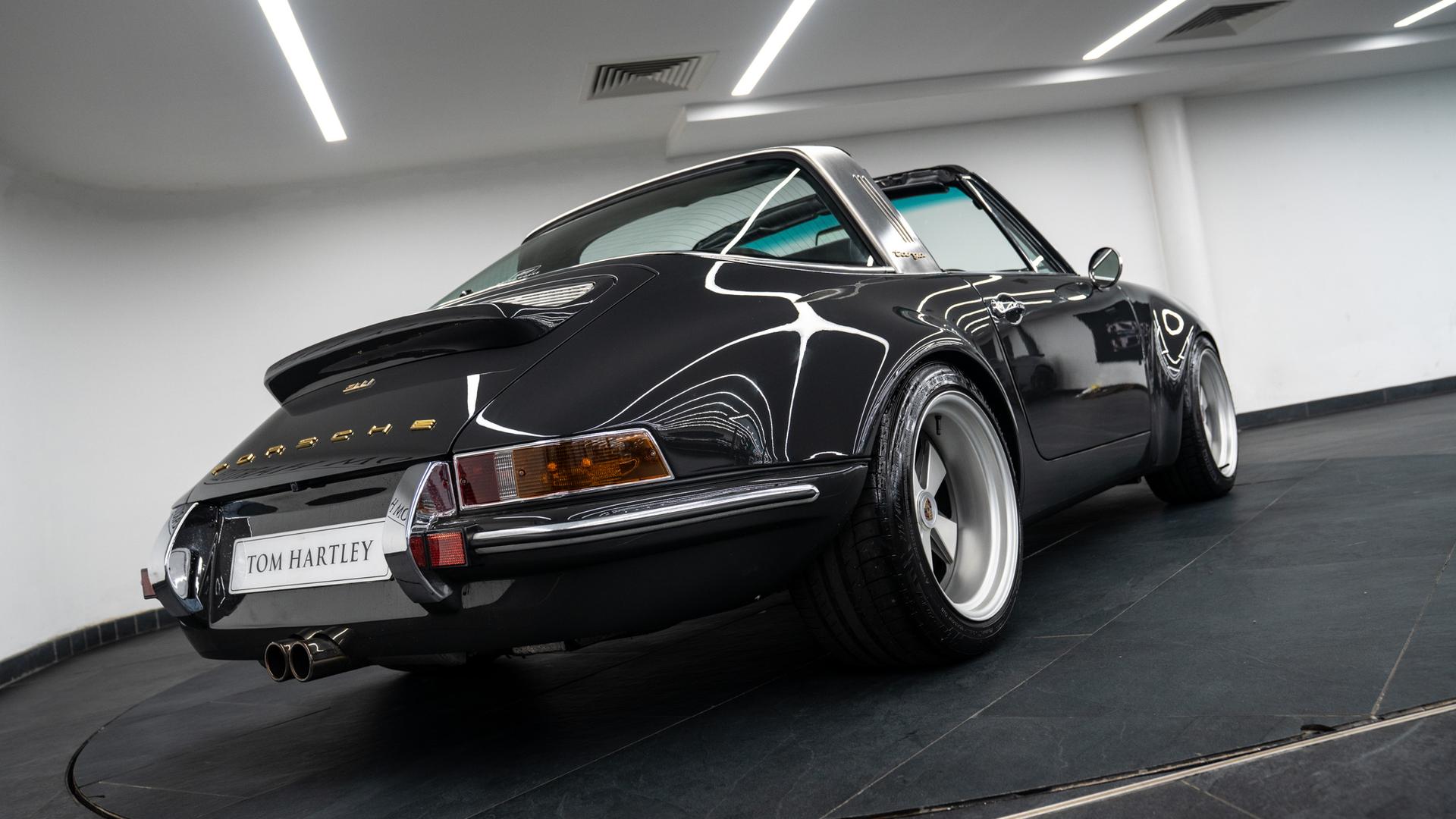 Porsche 911 Retro Works Photo 531651bb-e2ee-4e36-be85-b32358d7441a.jpg