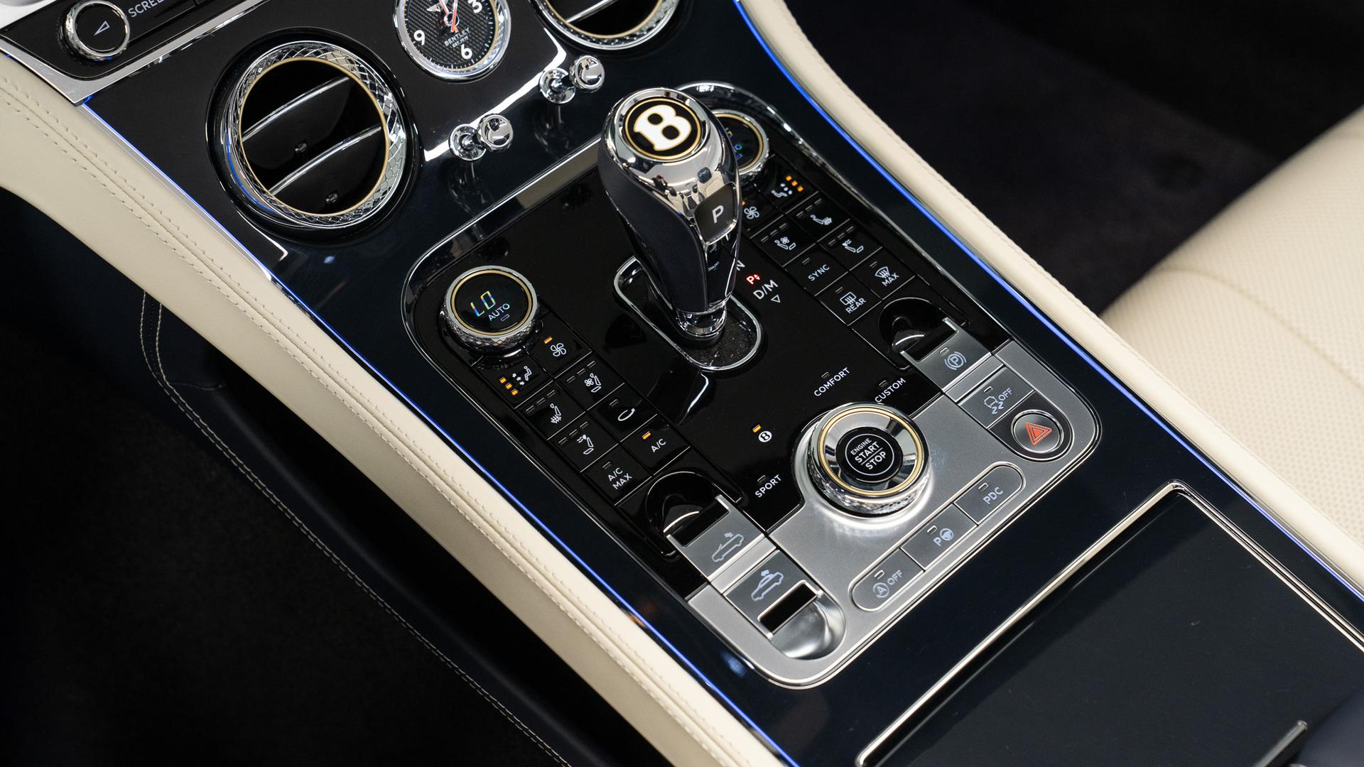 Bentley Continental GTC Photo 531f7c52-8499-41bf-96b9-c30c201a3d03.jpg