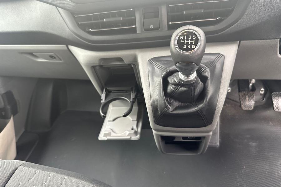 Ford TRANSIT CUSTOM Photo 5325c8e9-a6e6-4ab4-878e-64bb46ad5f77.jpg