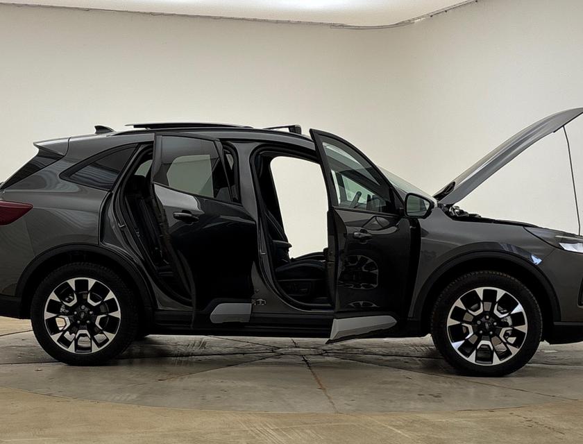 Ford Kuga Photo 533ec48d-aca9-4c84-8c7a-b62bf5a6fbd2.jpg