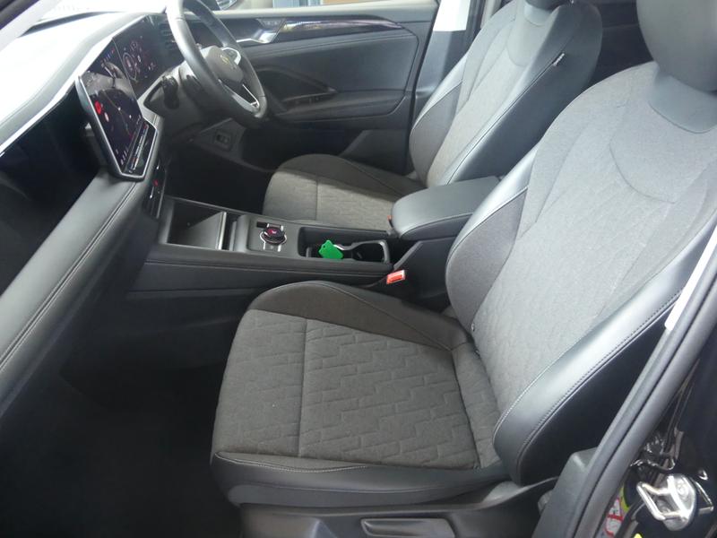 Volkswagen Tiguan Photo 535a9dc0-b514-4d6c-afe5-36b5845bd716.jpg