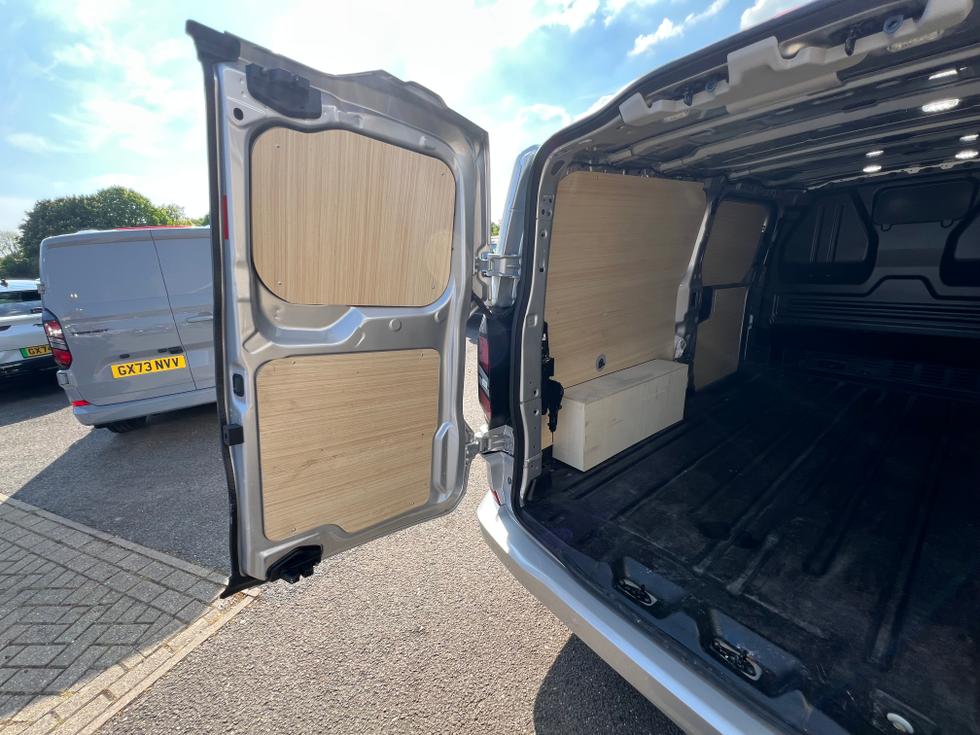 Ford Transit Custom Photo 5368a0e5-a355-442b-ac1b-f10084a17e77.jpeg