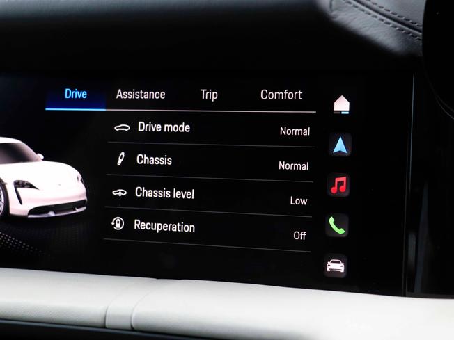 PORSCHE Taycan Photo 24