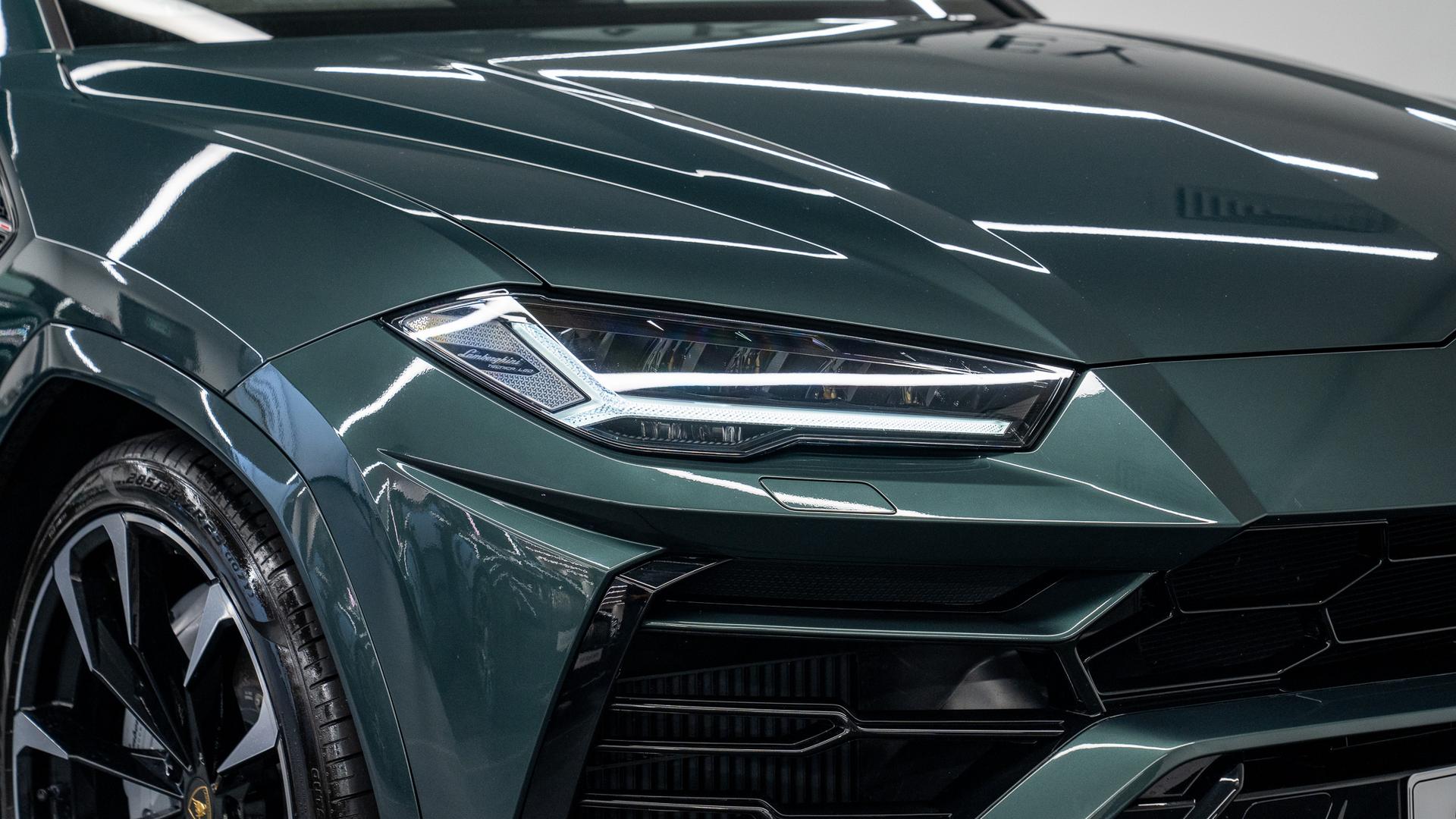 LAMBORGHINI Urus Photo 537fe3f8-31aa-4f50-b76c-49e153f4afee.jpg