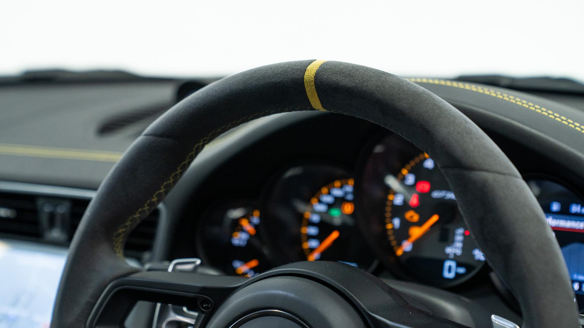 Porsche 911 Photo 539aca31-e5ee-4fff-b5df-ddd037422bf5.jpg