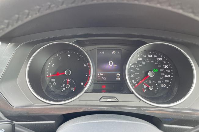 VOLKSWAGEN Tiguan Photo 16