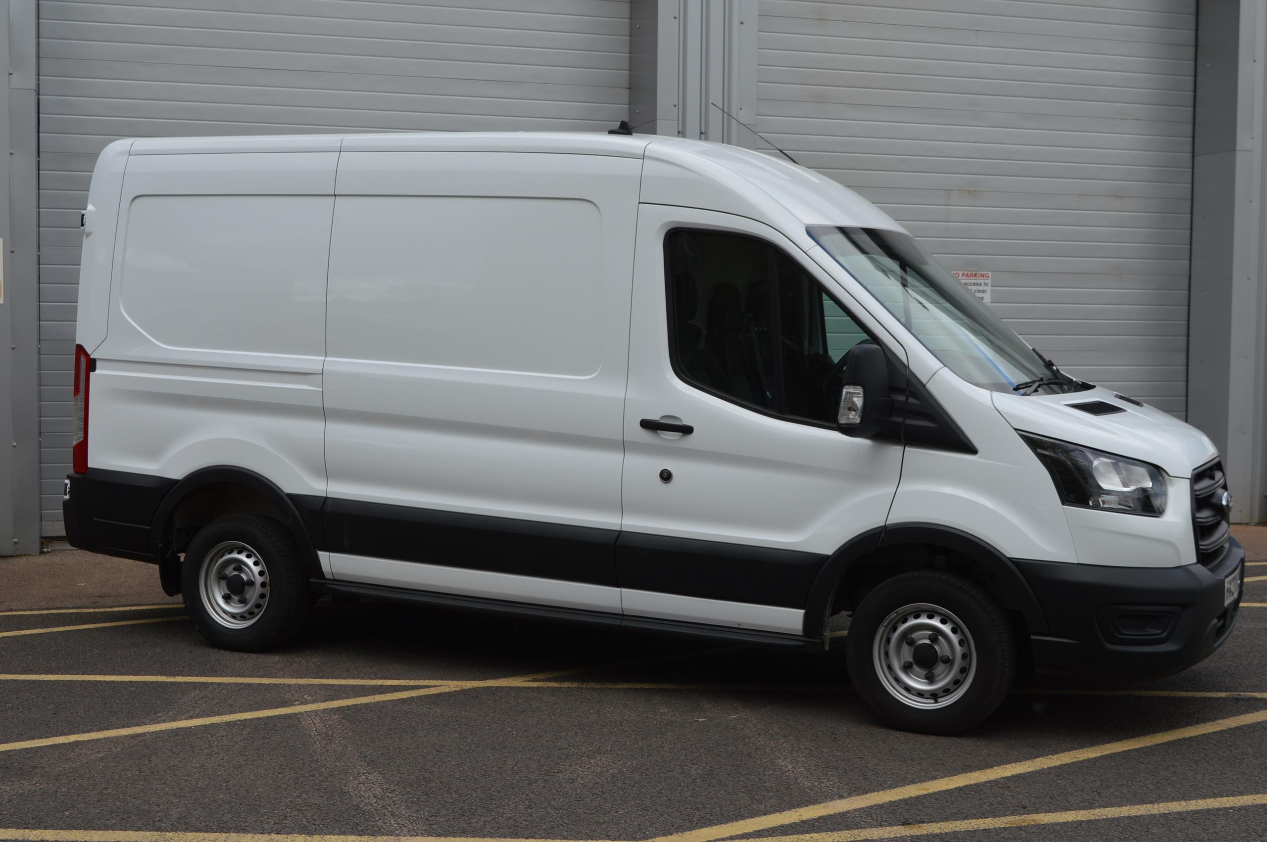 Ford TRANSIT Photo 53a4258d-da93-472f-9831-e1ca66d5b0fa.jpg