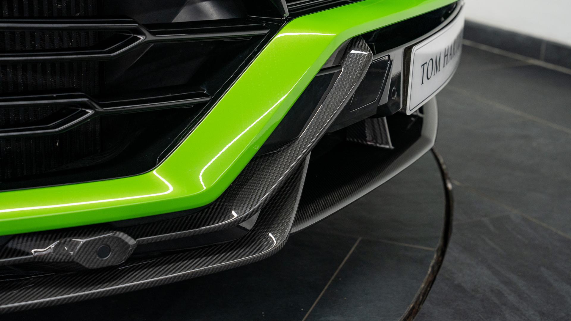 LAMBORGHINI Urus Photo 53b42eaf-fa2a-4c26-96a1-9020bf09446a.jpg