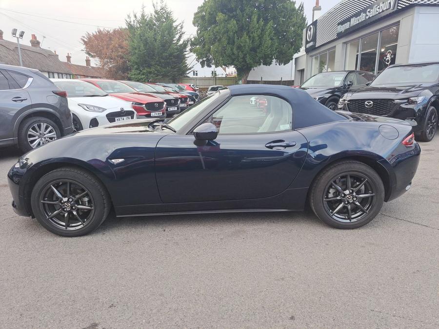 Mazda MX-5 Photo 53b80ba1-4526-42a1-bd65-6485458758fa.jpg