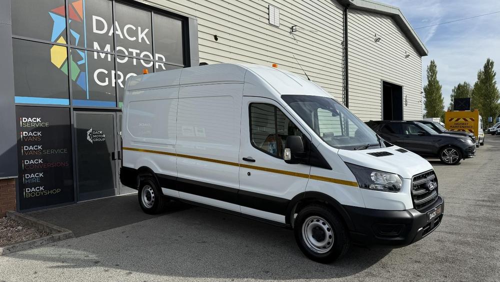 Ford Transit Photo 53ea6f28-ef25-47c4-ac44-15c5a7543593.jpg
