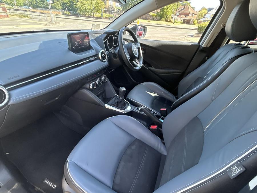 Mazda Mazda2 Photo 53ef3bdb-f69a-4080-9889-ab7184ba04c9.jpg