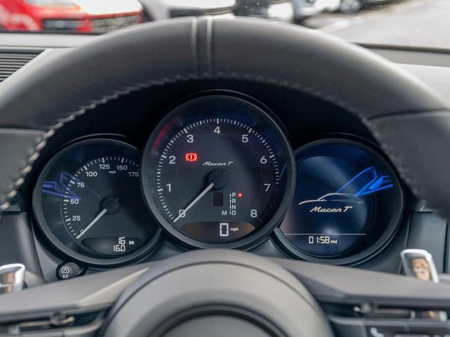 PORSCHE Macan Photo 16
