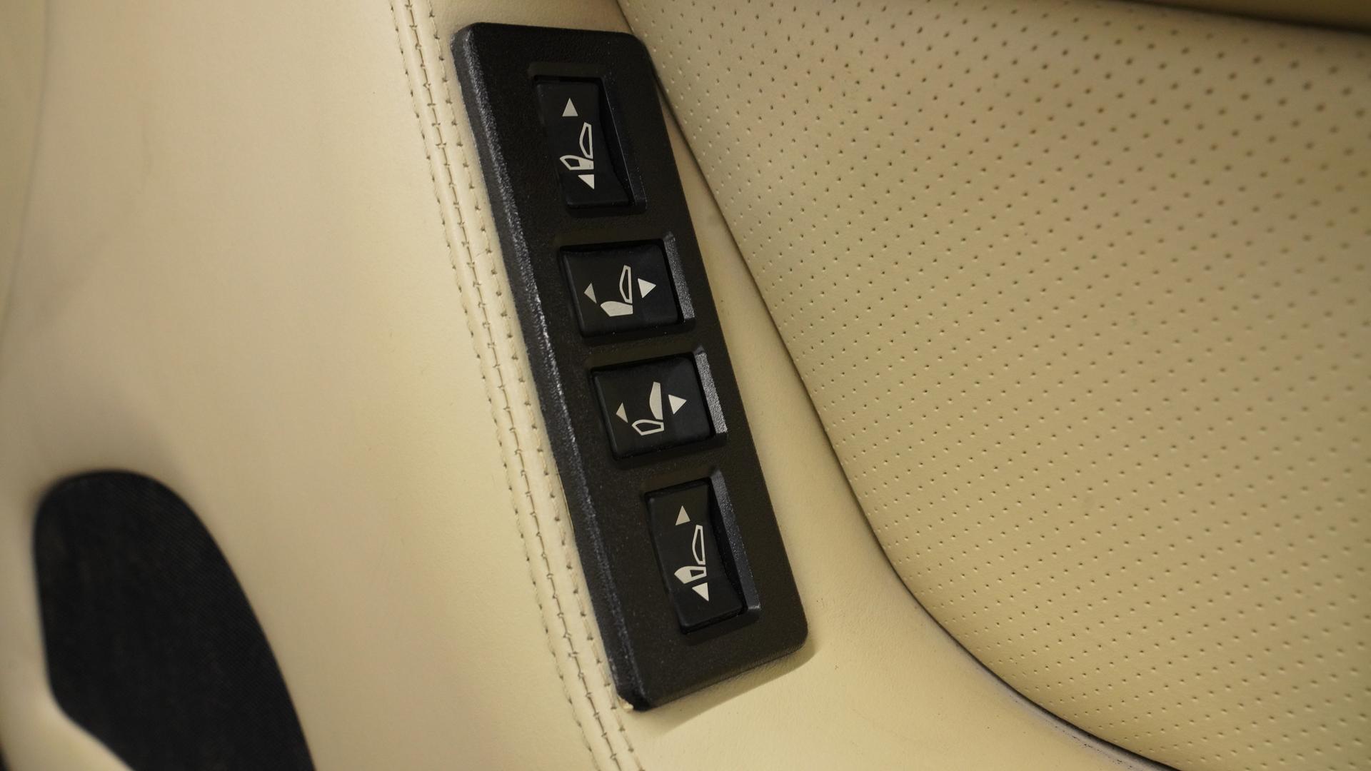 Aston Martin Virage Photo 53f28972-8efa-4d8c-b7c4-9553283812fe.jpg