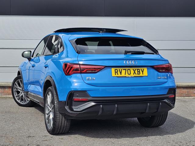 Audi Q3 Photo 54015932-dfec-49b2-b075-1063df4e0a0d.jpg