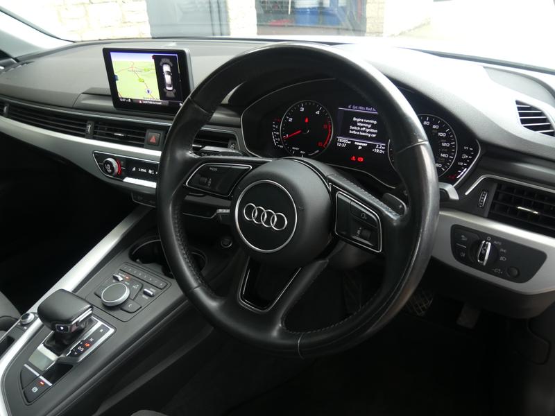 Audi A4 Photo 540d17f7-2460-44f2-8681-0e25120f1796.jpg