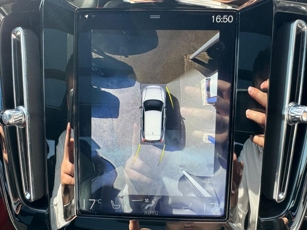 Volvo XC40 Photo 540fda05-613c-4ee5-aa74-87eb9acb288f.jpeg