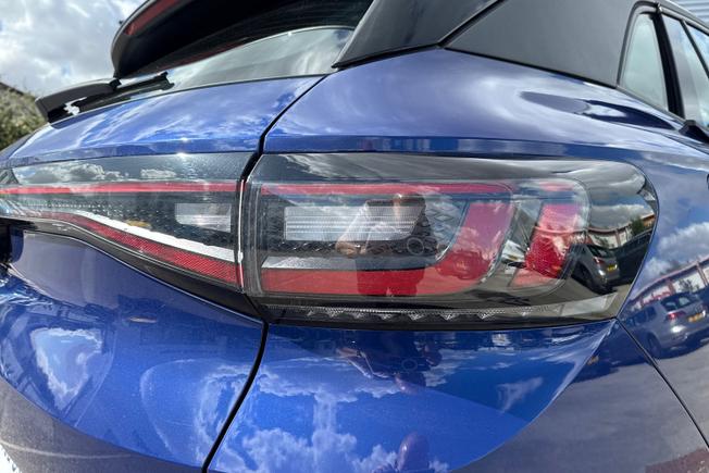 VOLKSWAGEN ID.4 Photo 18
